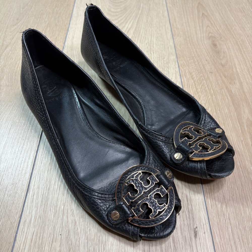 Tory Burch Sally Black Pebbled Leather Peep Toe Wedge Heels Gold Logo 8.5M